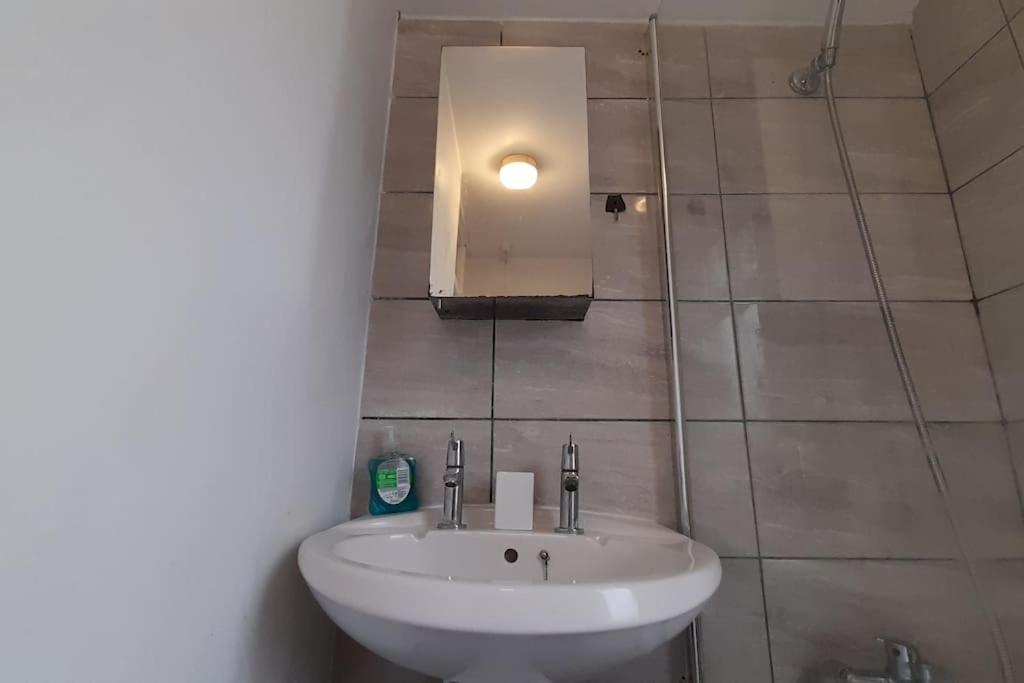Spacious 4 Bedroom, Free Netflix, Central Location Cardiff Eksteriør bilde