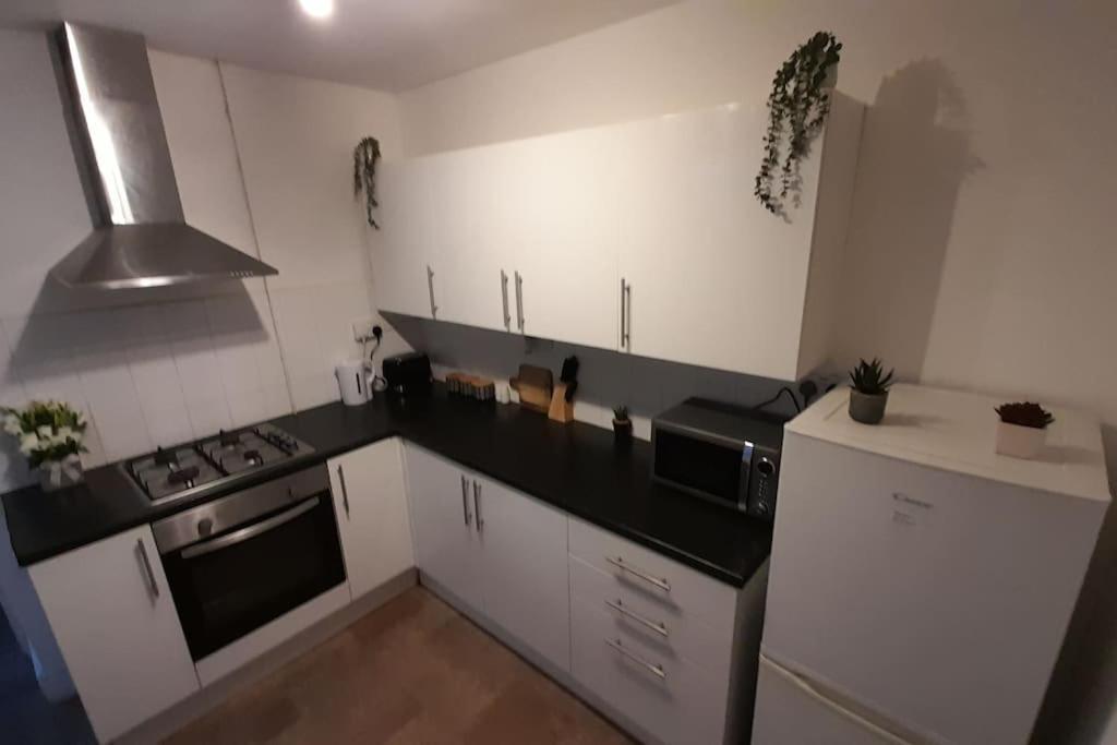 Spacious 4 Bedroom, Free Netflix, Central Location Cardiff Eksteriør bilde